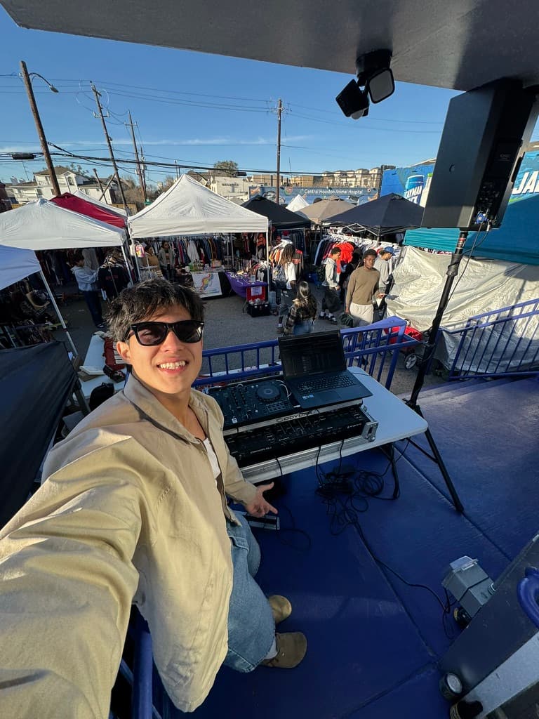 DJ Lifts — event photo 5